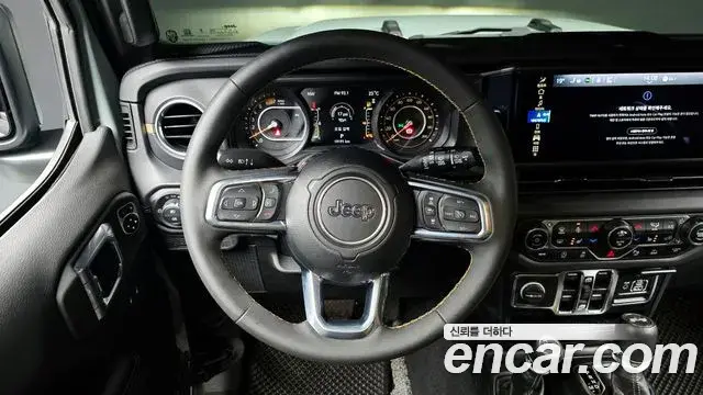 Jeep Wrangler 2024 — Фото 16/20