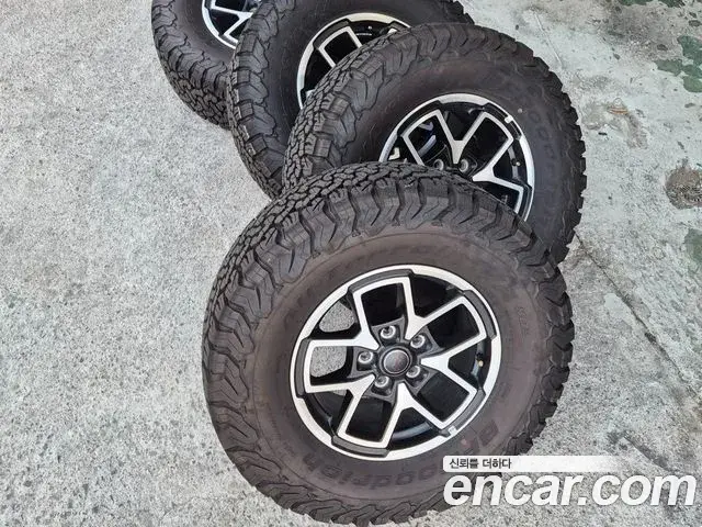Jeep Wrangler 2019 — Фото 19/20