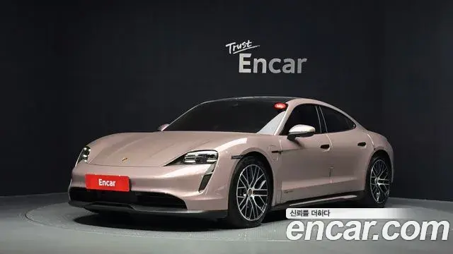 Porsche Taycan 2023 — Photo 6/20
