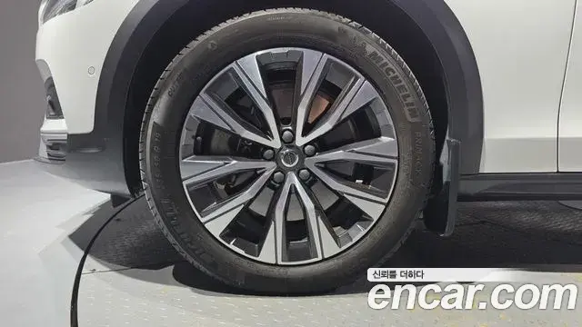 Volvo V90 Cross Country 2024 — ფოტო 1/20