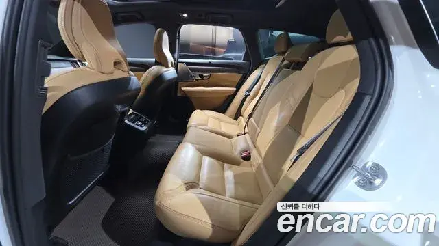 Volvo V90 Cross Country 2024 — ფოტო 7/20
