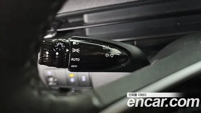 Hyundai Staria 2023 — Фото 18/20