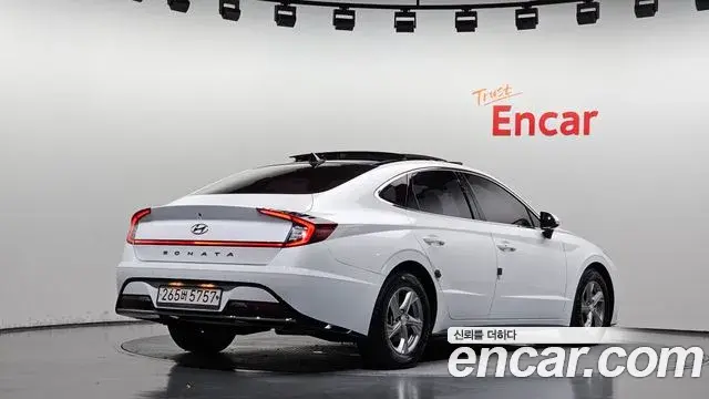 Hyundai Sonata 2019 — Фото 2/20