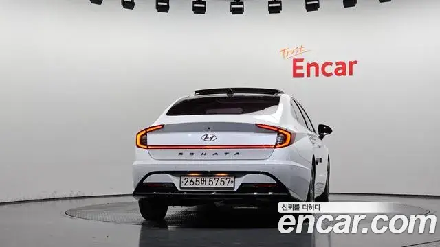 Hyundai Sonata 2019 — Фото 4/20