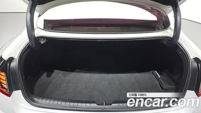 Hyundai Sonata 2019 — Фото 17/20