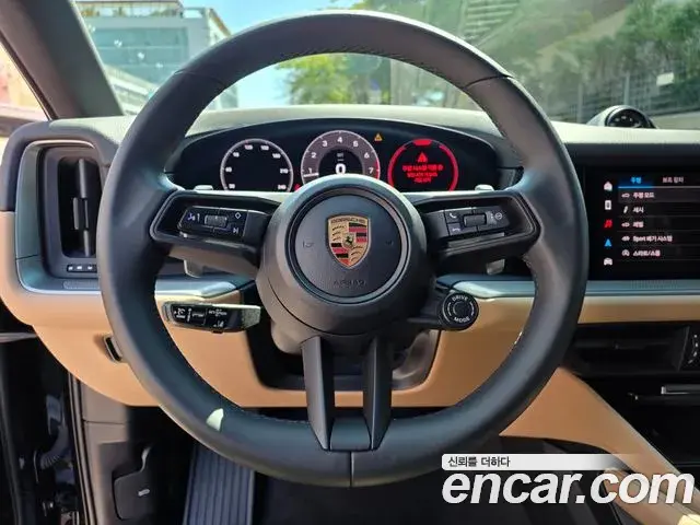 Porsche Cayenne 2025 — Фото 12/20