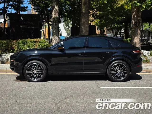 Porsche Cayenne 2025 — Фото 18/20