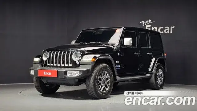Jeep Wrangler 2023 — Фото 1/20