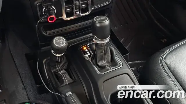 Jeep Wrangler 2023 — Фото 9/20