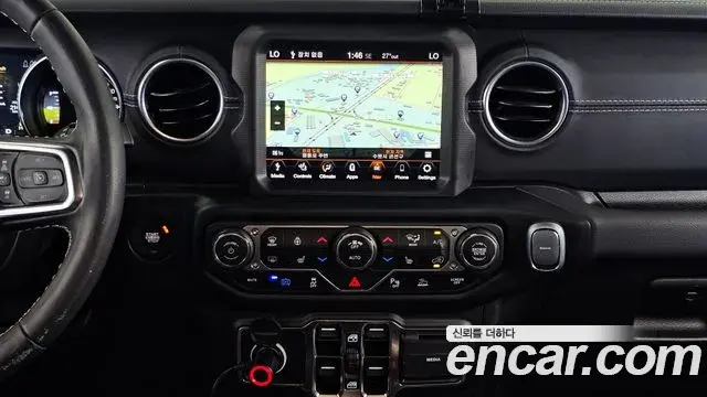 Jeep Wrangler 2023 — Фото 14/20
