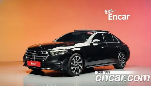 Mercedes-Benz E-Class 2024 — Фото 1/20