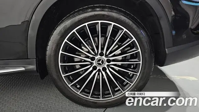 Mercedes-Benz GLC-Class 2024 — Photo 10/35