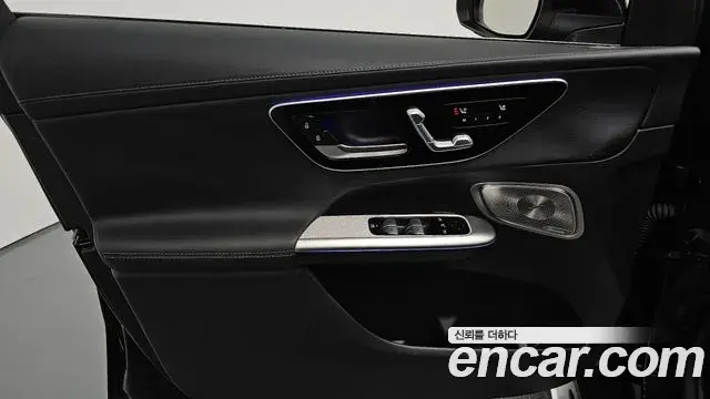 Mercedes-Benz GLC-Class 2024 — Photo 15/35