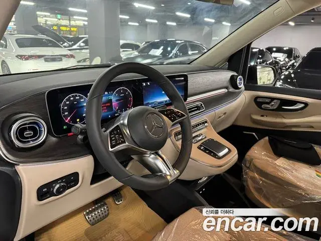 Mercedes-Benz V-Class 2025 — ფოტო 13/18