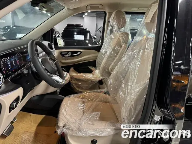 Mercedes-Benz V-Class 2025 — ფოტო 1/18