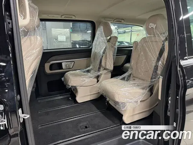 Mercedes-Benz V-Class 2025 — ფოტო 2/18