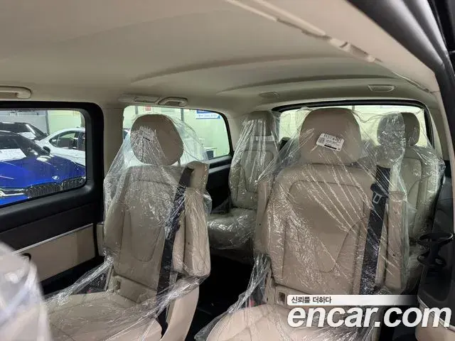 Mercedes-Benz V-Class 2025 — ფოტო 12/18
