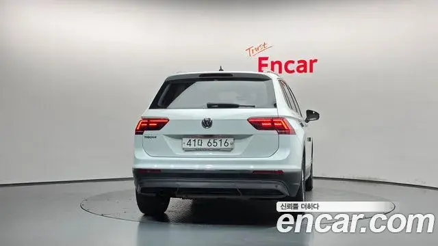 Volkswagen Tiguan 2018 — Фото 4/20