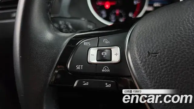 Volkswagen Tiguan 2018 — Фото 16/20