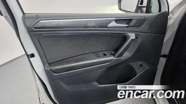 Volkswagen Tiguan 2018 — ფოტო 3/36