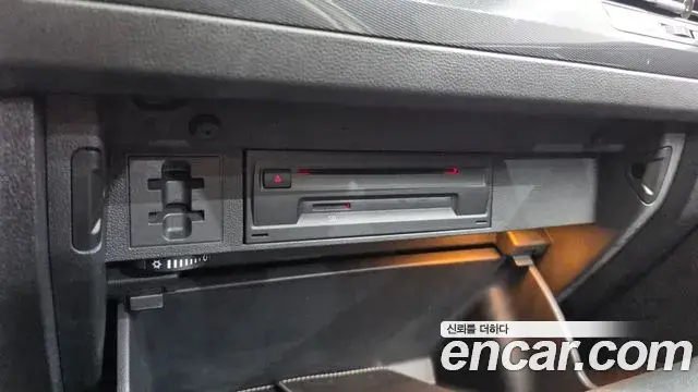 Volkswagen Tiguan 2018 — ფოტო 32/36