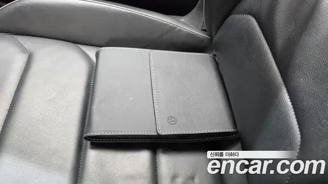 Volkswagen Tiguan 2018 — ფოტო 13/36