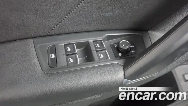 Volkswagen Tiguan 2018 — ფოტო 15/36