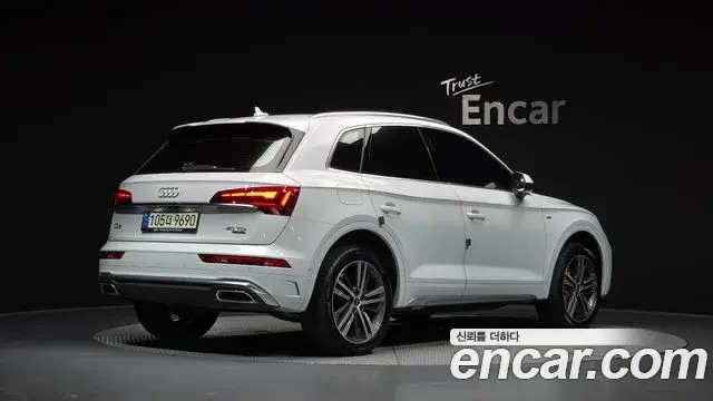 Audi Q5 2021 — Фото 2/20