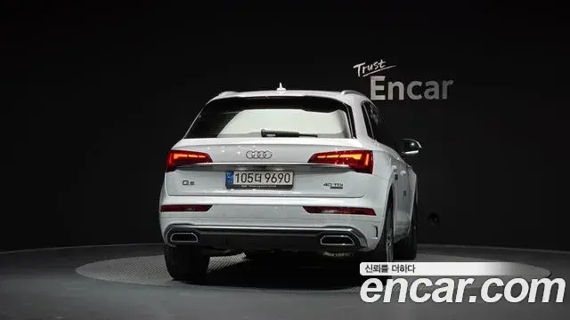 Audi Q5 2021 — Фото 4/20