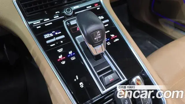 Porsche Panamera 2018 — Фото 9/20