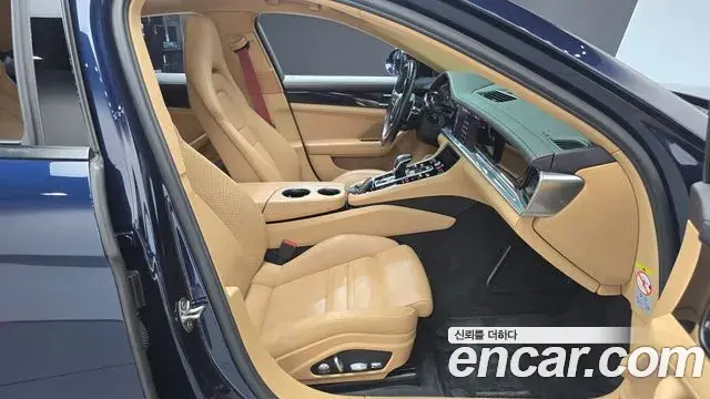 Porsche Panamera 2018 — Фото 11/20