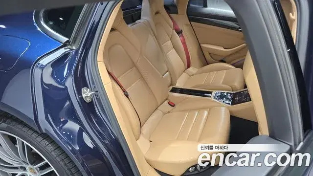 Porsche Panamera 2018 — Фото 12/20