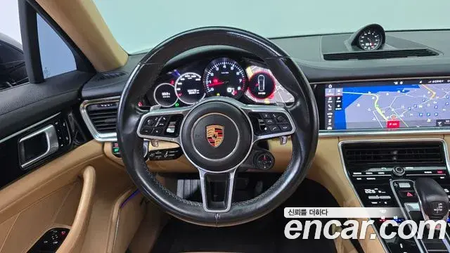 Porsche Panamera 2018 — Фото 13/20