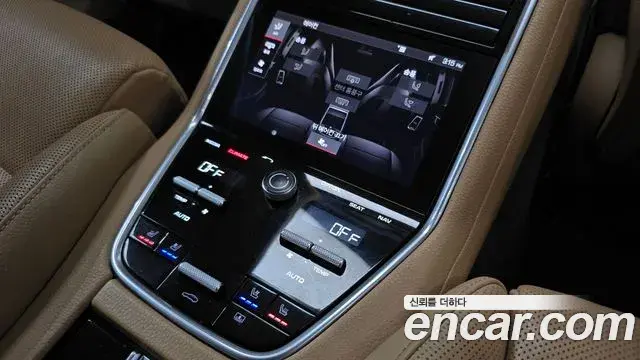 Porsche Panamera 2018 — Фото 18/20
