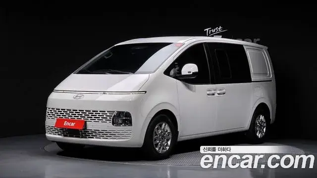 Hyundai Staria 2024 — Фото 1/20