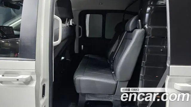 Hyundai Staria 2024 — Фото 12/20