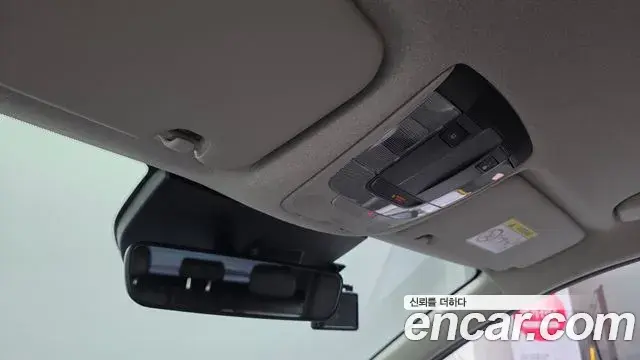 Kia Niro 2024 — Фото 18/20
