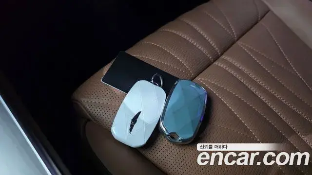 Genesis GV70 2024 — Photo 10/37