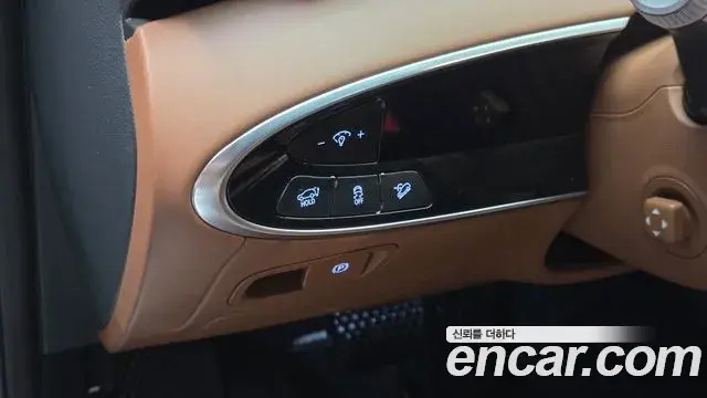 Genesis GV70 2024 — Photo 29/37