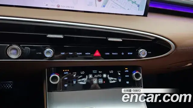 Genesis GV70 2024 — Photo 17/37