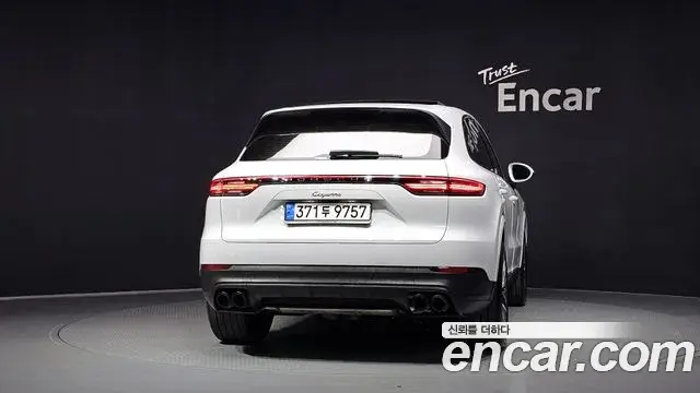 Porsche Cayenne 2020 — Фото 4/20