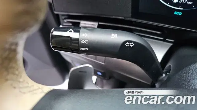 Hyundai Kona 2023 — Фото 19/20