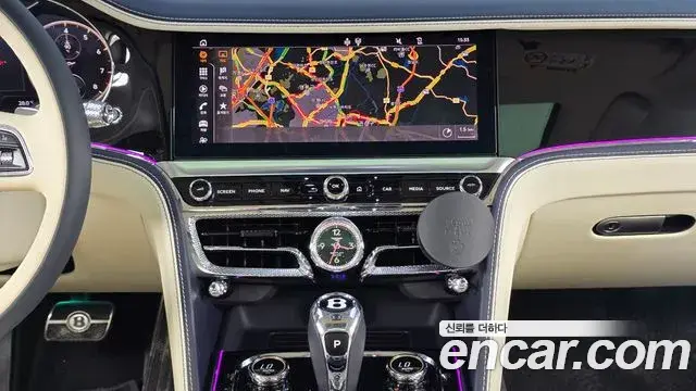 Bentley Flying Spur 2021 — ფოტო 14/34