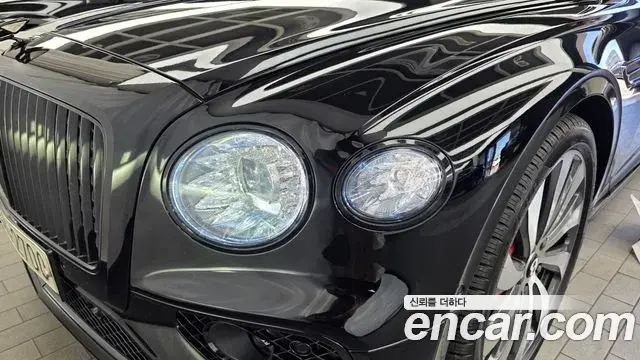 Bentley Flying Spur 2021 — ფოტო 26/34