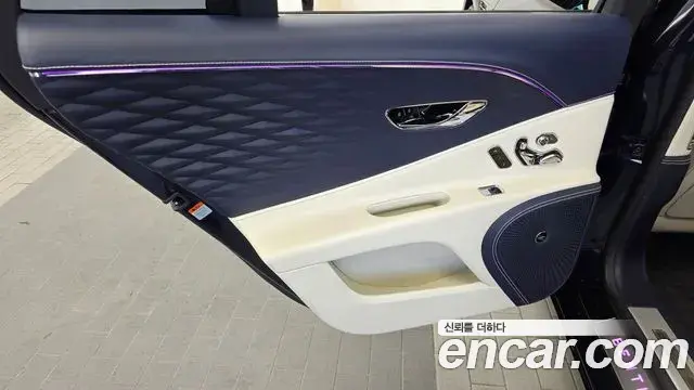Bentley Flying Spur 2021 — ფოტო 11/34