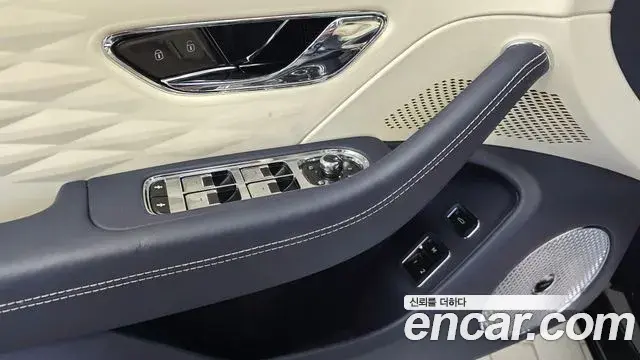 Bentley Flying Spur 2021 — ფოტო 15/34