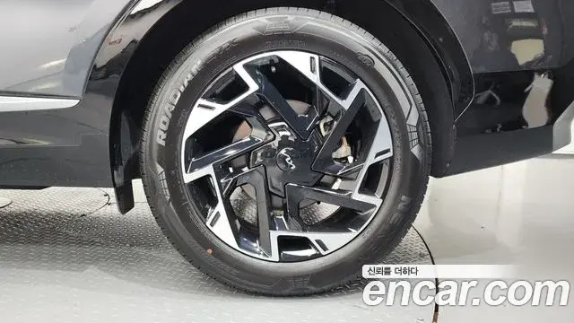 Kia Sportage 2023 — Şəkil 25/32