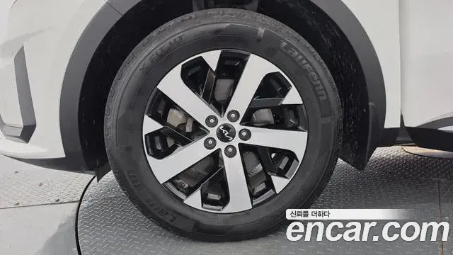 Kia Sorento 2022 — ფოტო 19/20