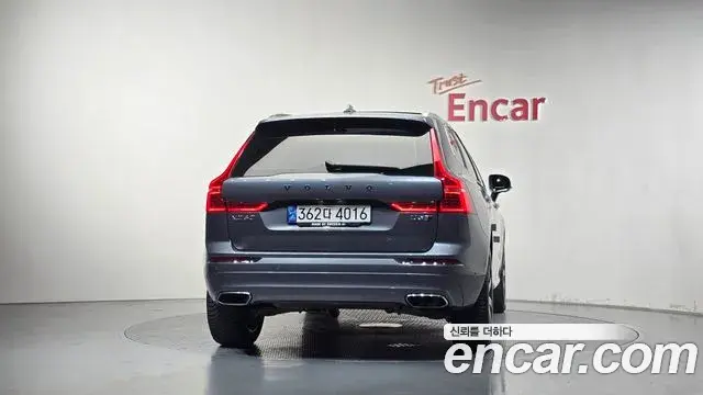 Volvo XC60 2020 — Фото 3/20
