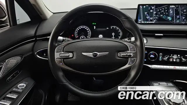 Genesis GV70 2022 — Photo 24/32